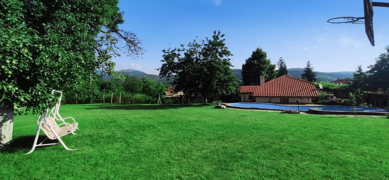Хаджикольовата Къща Villa Medven Exterior photo