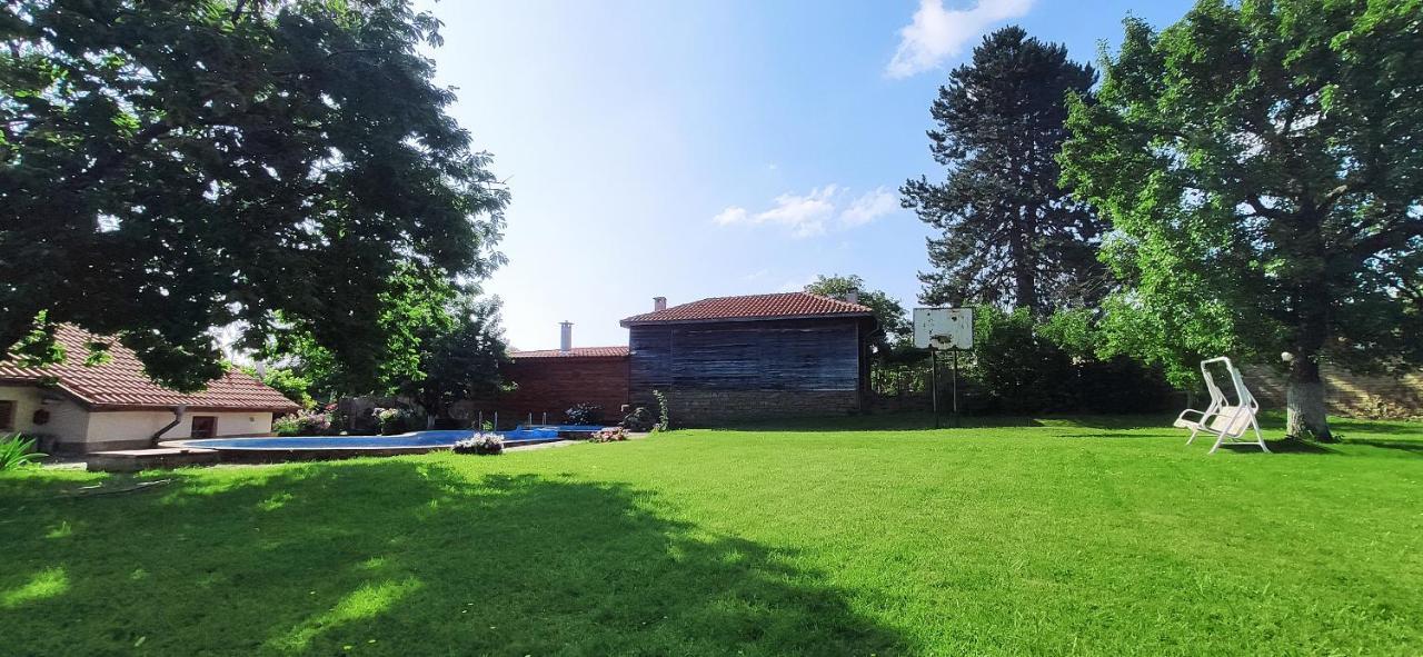 Хаджикольовата Къща Villa Medven Exterior photo